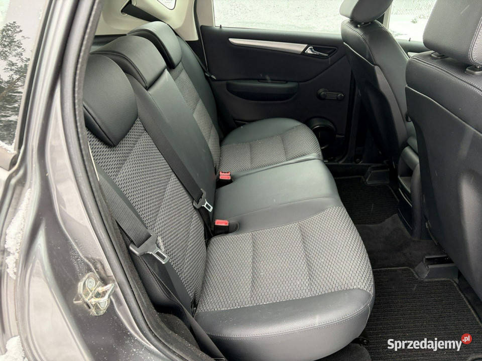 Mercedes A 180 17 benzyna Avantgarde Półskóry manualna