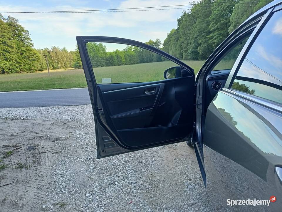 Toyota Corolla 16 Premium 1WŁ Salon Serwis ASO benzyna Czosnów