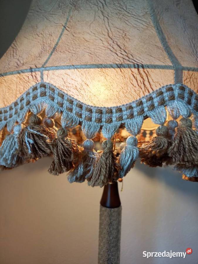 Lampa podłogowa z dużym pięknym abażurem Lipno