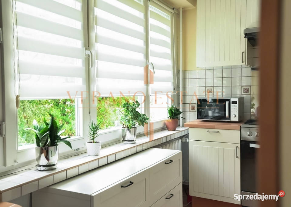 Klimatyzacja 3 pokoje 62m2 balkon Rok budowy 1977 Sprzedaż Błonie