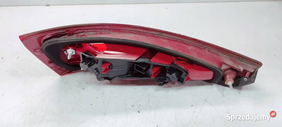 LAMPA PRAWY TYŁ AUDI Q3 8U 8U0945094 ZWYKŁA NA Przystajń