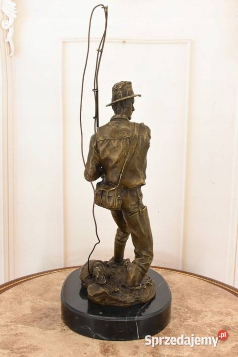 Wędkarz z Brązu Mężczyzna z Wędka Rybak Figura Kraków