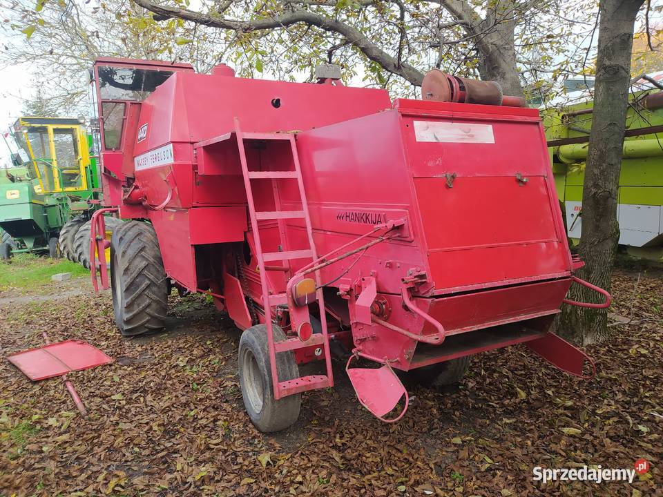 Massey Ferguson 440 z kabina i sieczkarnia