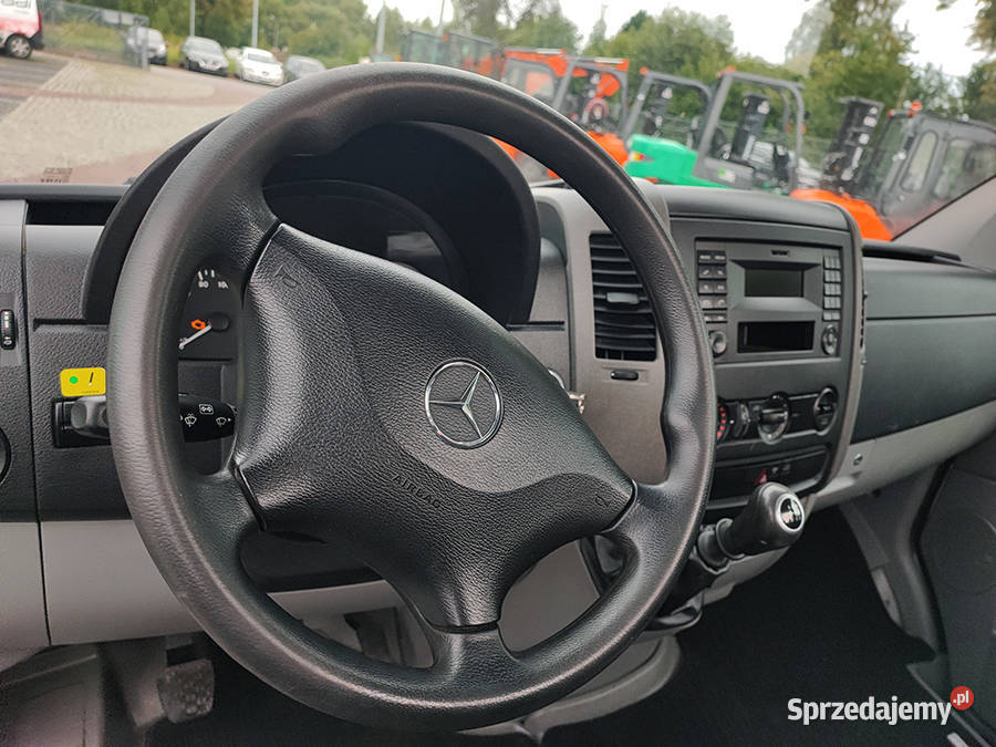 Mercedes Benz Sprinter z podnośnikiem koszowym Kęty