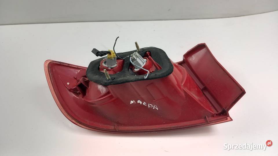 MAZDA 3 BK SEDAN LAMPA TYŁ PRAWA sprzedam