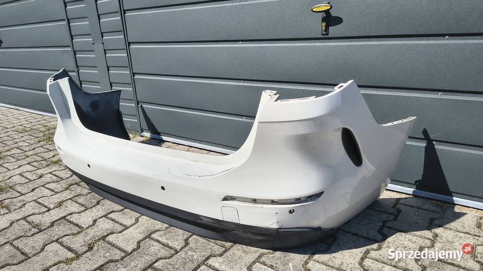 Zderzak do BMW 218i 2021r Rzozów