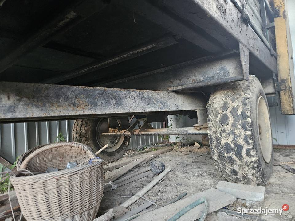 Rozrzutnik obornika ładowność 35t przyczepa Grajów