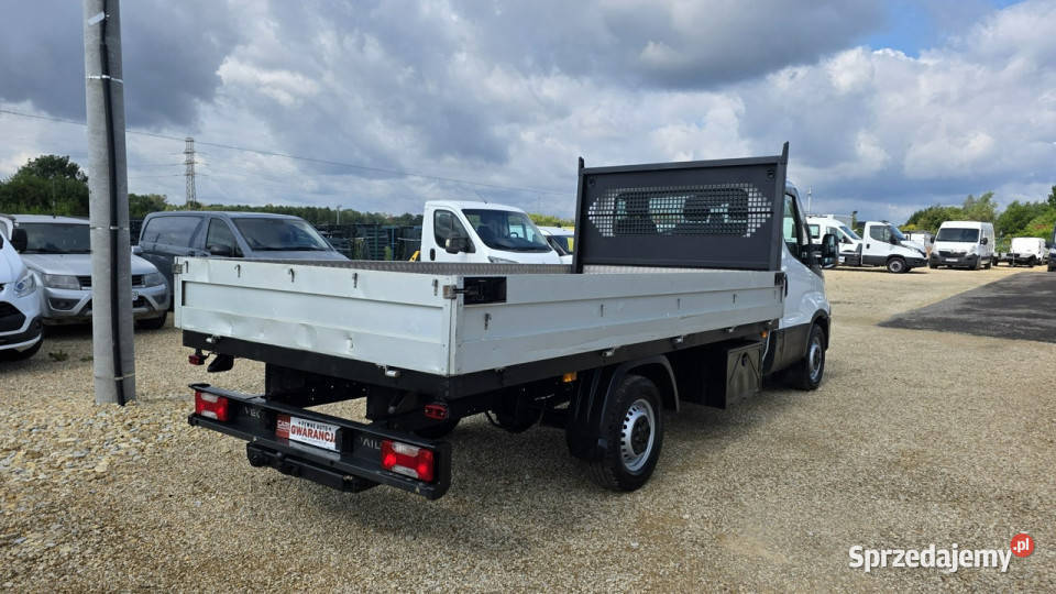 Iveco Daily 35S16 V 23 niski przebieg ładny stan Chełm Śląski