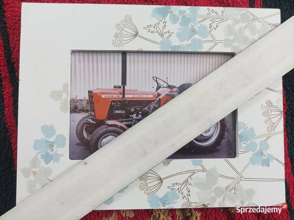 Obrazek zdjęcie z ciągnikiem Ursus C 330M