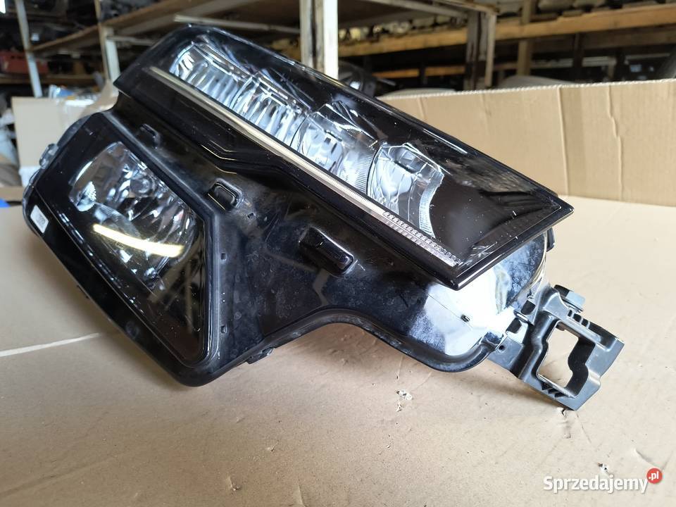 Skoda Karoq lift 21 Reflektor prawy LED kpl Lampy przednie dolnośląskie