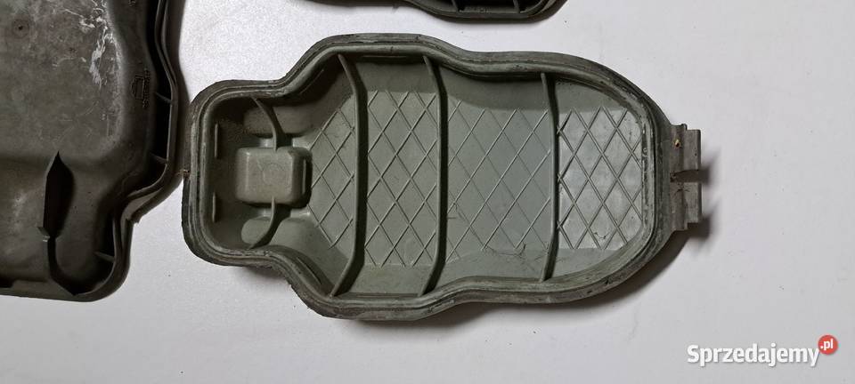 Pokrywa reflektora Mercedes W123