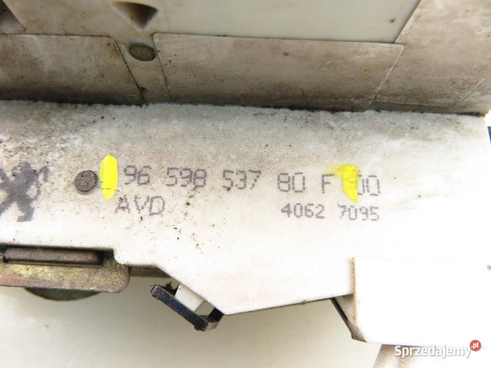 ZAMEK PRAWY PRZEDNI PEUGEOT 407 9659853780 Zamki, wkładki i kluczyki