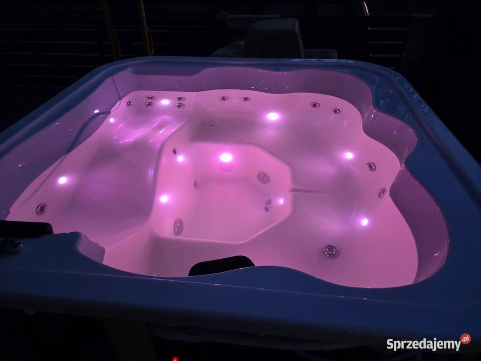 Jacuzzi kwadratowe 51 na drewno balia Ogród Starogard Gdański