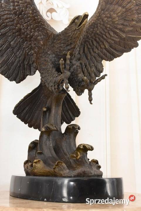 Atakujący Orzeł z Rozłożonymi Skrzydłami Kraków