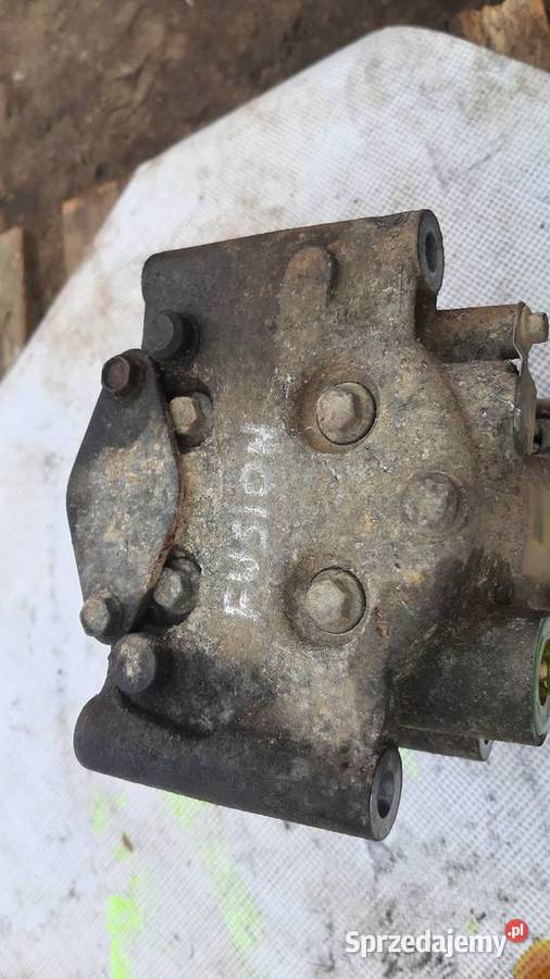 Kompresor sprężarka klimatyzacji Ford Fusion 13 osobowe Dębno