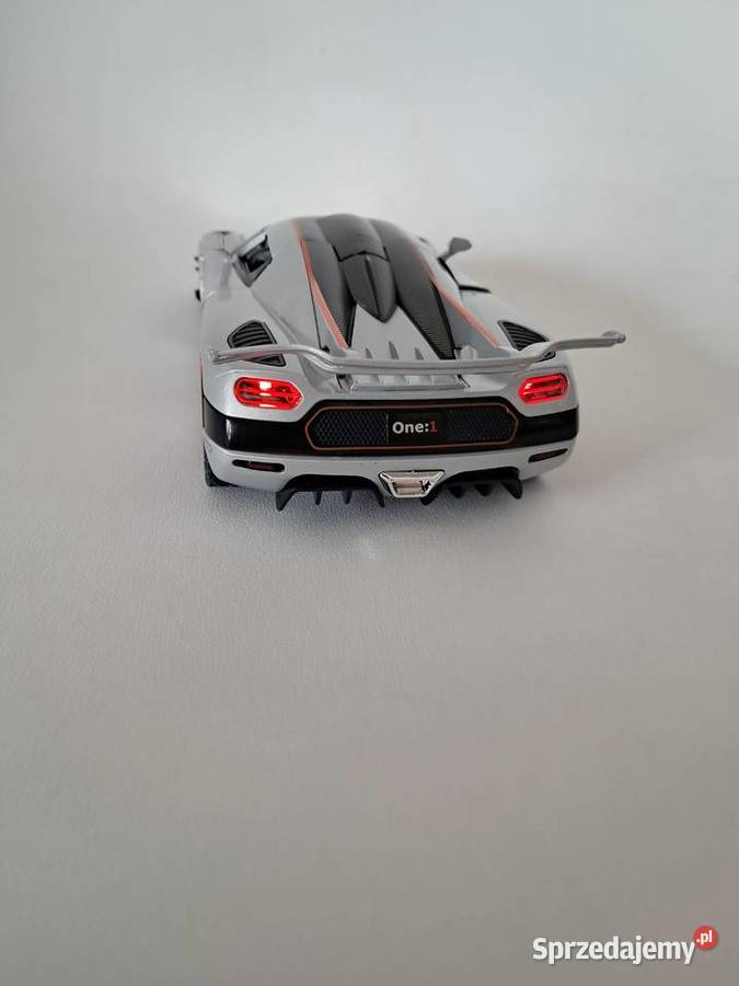 nowy metalowy model samochodu Koenigsegg Agera w