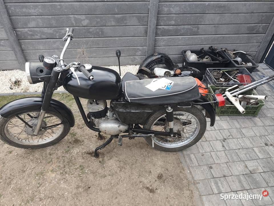 Wsk 125 zarejestrowana dużo części Nekla