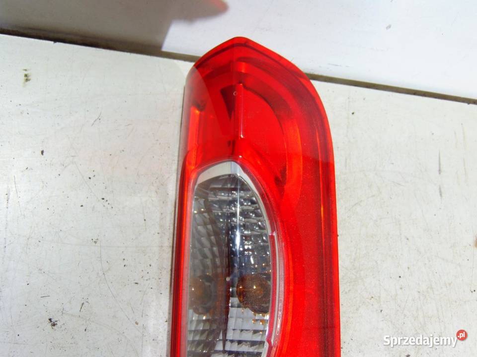 TRAFIC VIVARO LIFT LAMPA PRAWY TYLNA TYŁ wielkopolskie
