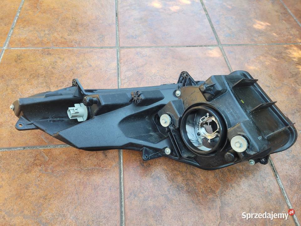 Suzuki Burgman K7K13 400 reflektor lampa przód Piła