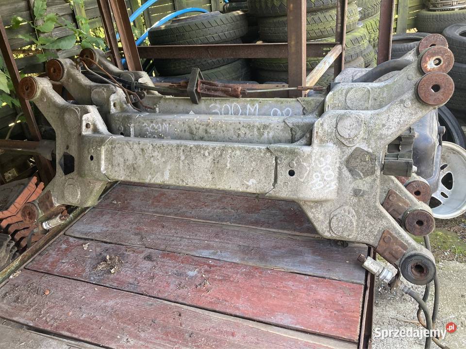 Belka zawieszenia tył Chrysler 300m