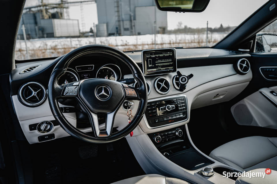 MercedesBenz CLA I 20 Mercedes 250 AMG 211 2