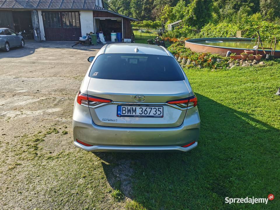Toyota Corolla Prawie nowa Full LED radar podlaskie Roszki Leśne