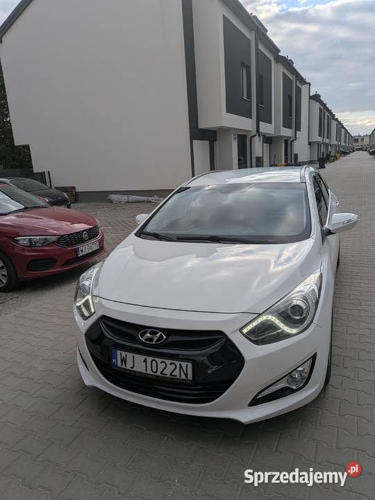 Hyundai i40 16 GDI Kombi Kamera Hak 2 komplety 1600cm3 Samochody osobowe Marki sprzedam