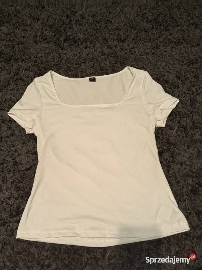 koszulka z dekoltem Rozmiar 38(M) Mościska