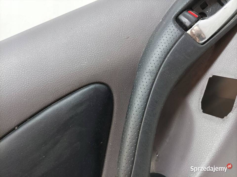 TAPICERKA BOCZEK LEWY PRZÓD KIEROWCY Toyota osobowe świętokrzyskie