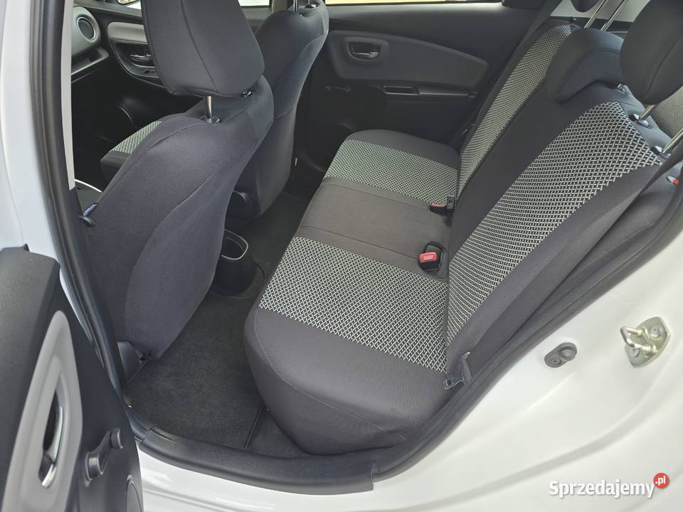 Toyota Yaris 133 VVTi 99 AUTOMAT bogata wersja Karczew
