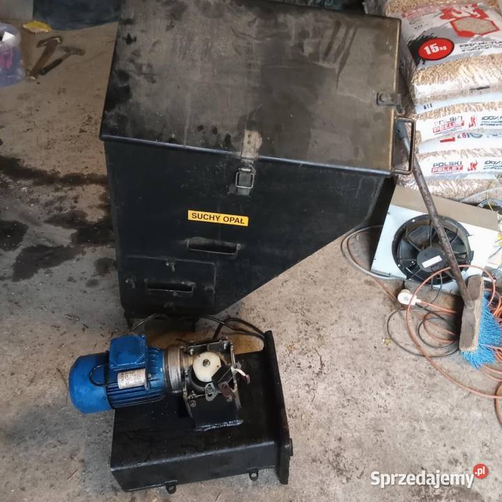 Podajnik tłokowy do kotła co Kotły i Piece CO Dolany sprzedam