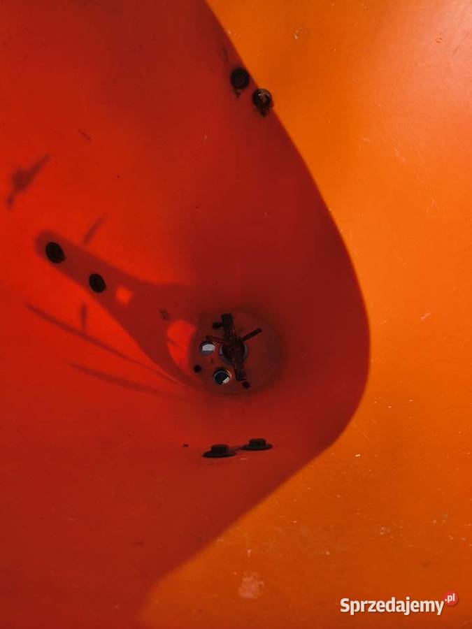 Rozsiewacz nawozów lejek nieuszkodzony Rozsiewacze nawozów Łopuszno