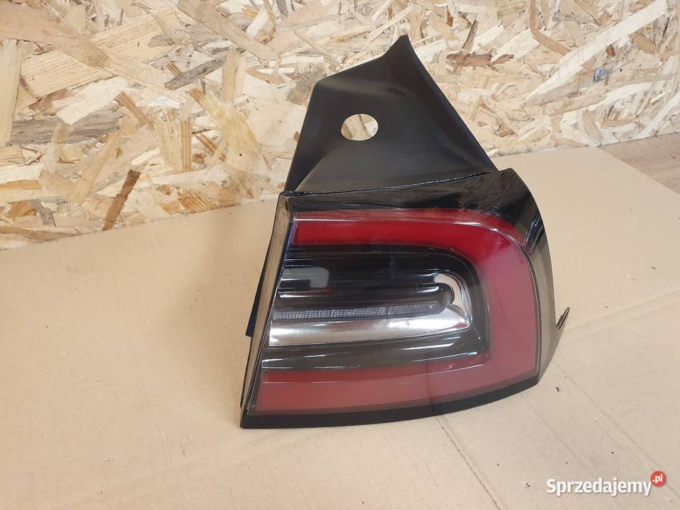 TESLA MODEL 3 LAMPA PRAWA TYLNA PRAWY TYŁ Prawe Międzychód sprzedam