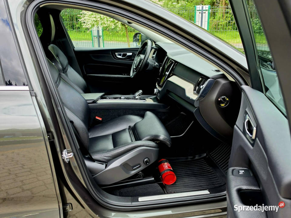 Volvo XC 60 B4 20 Benzyna 197 Insciption Salon I Skępe sprzedam
