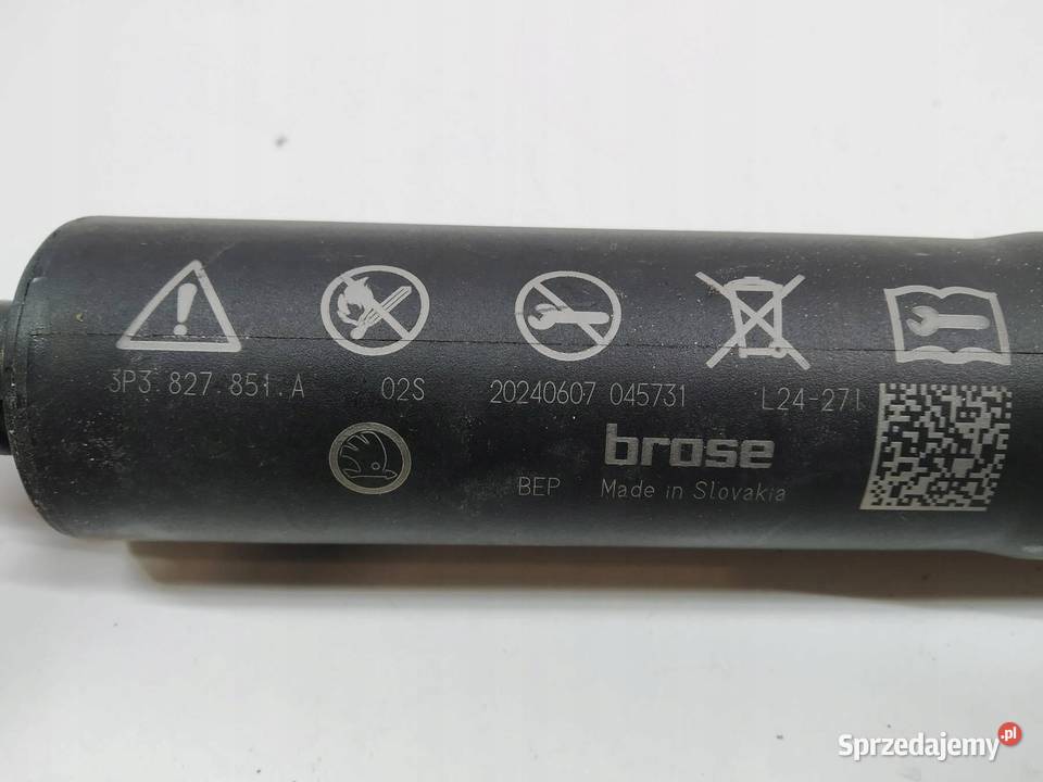 SIŁOWNIK KLAPY BAGAŻNIKA TYŁ HB 3P3827851A Skoda