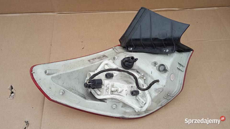 OPEL ASTRA J HB LAMPA TYŁ PRAWA Zbierkowo