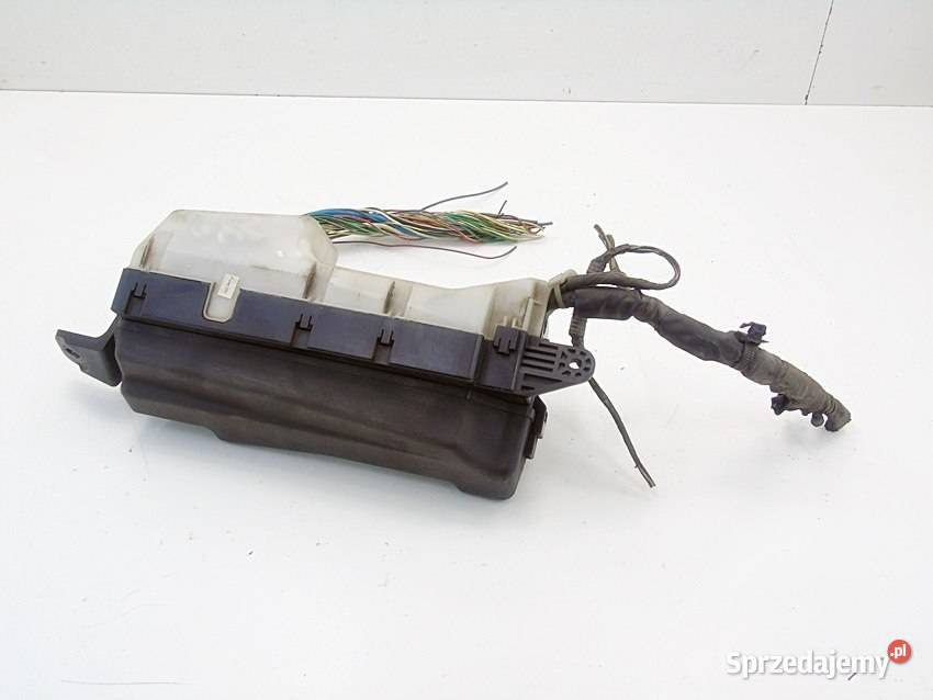 SKRZYNKA BEZPIECZNIKÓW TOYOTA AVENSIS T25 03 20 osobowe Pozostałe Sosnowiec sprzedam