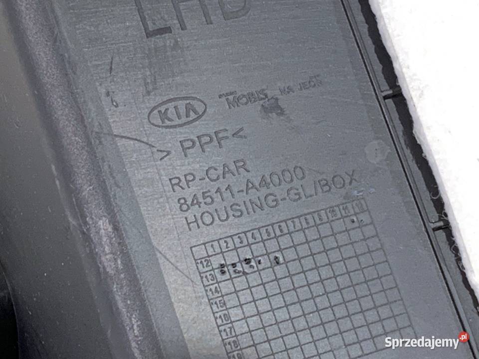 SCHOWEK PASAŻERA KIA CARENS IV Minivan