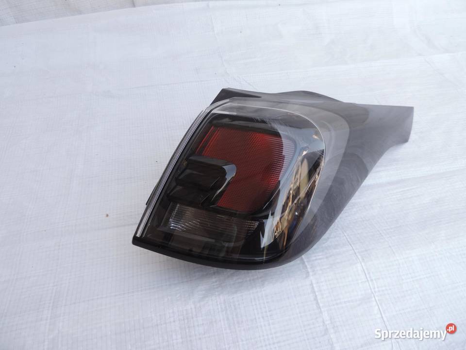 LAMPA PRAWA TYLNA OPEL CROSSLAND X LIFT 39235952