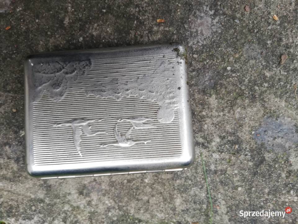 Papierośnica metalowa kolor srebna Koluszki sprzedam