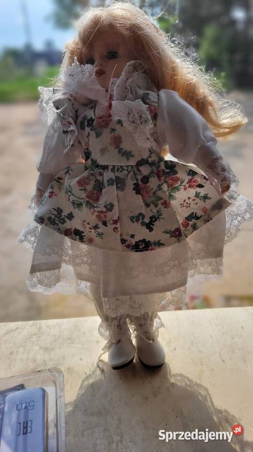 Porcelanowa laleczka Ciechanowiec