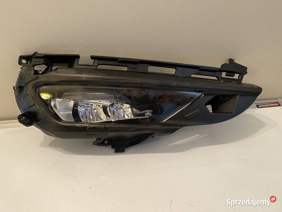 VOLVO XC60 II halogen prawy z mocowaniem Oświetlenie Kozubszczyzna sprzedam