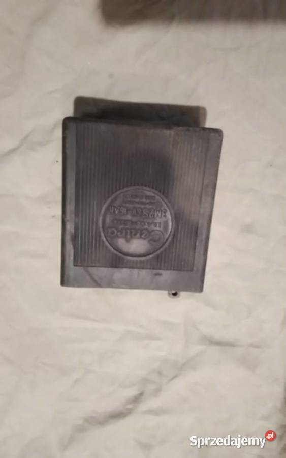 Stary akumlator z PRL Centra 3M2S 6V16Ah Tuszyn