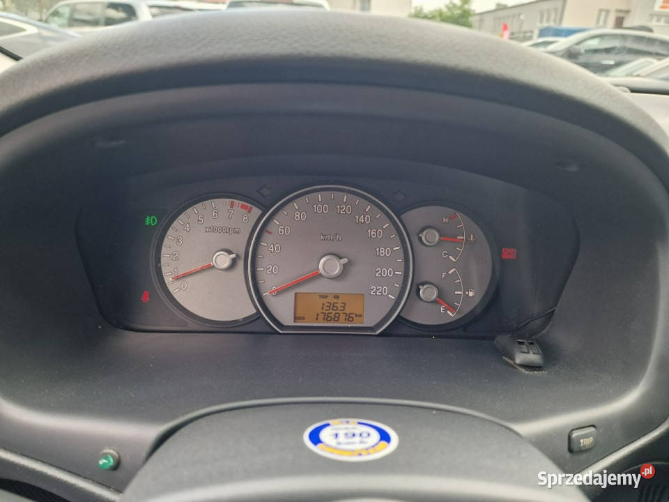 Kia Carens 20 Benzyna 144 Skóra Klima Grzane wspomaganie kierownicy pomorskie Słupsk