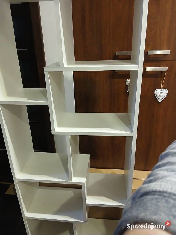 Sprzedam regał drewniany biały solidny Meble Rożnowo