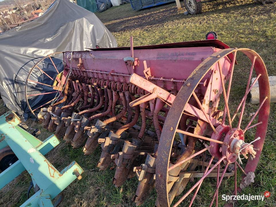 Siewnik do zboża nieuszkodzony