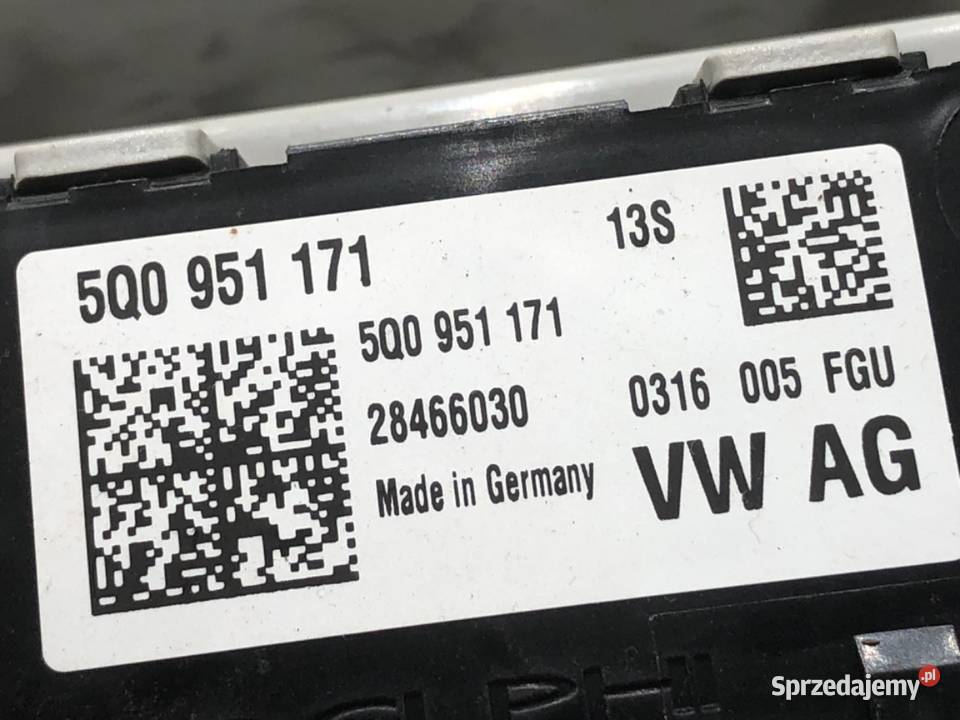 SCHOWEK NA OKULARY SKODA RAPID 5V0868565 16 115