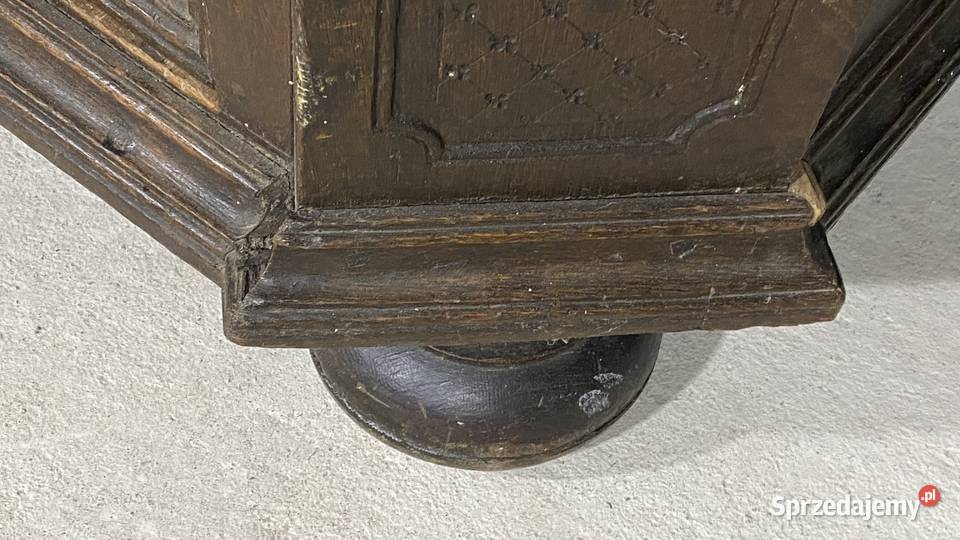 Antyczna rzeźbiona szafa z litego drewna DO Gryfice