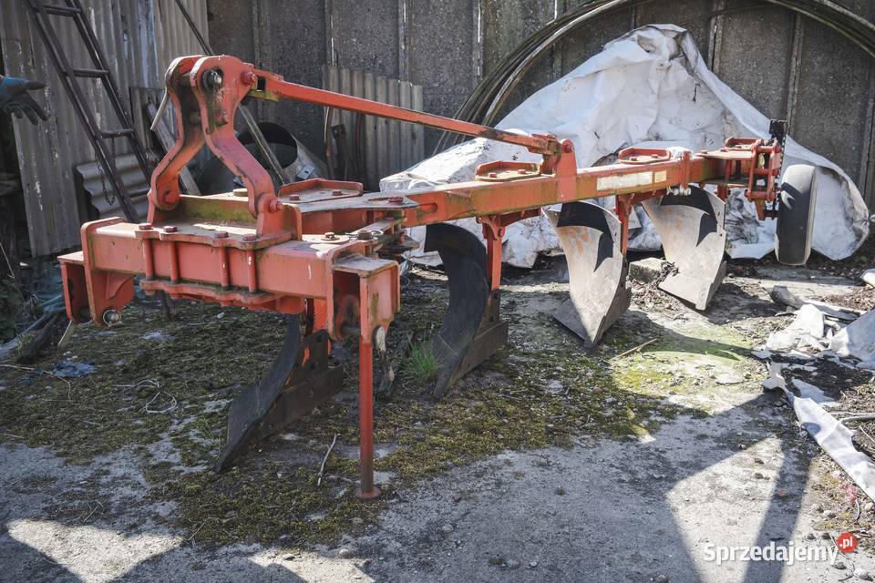 Wyprzedaż gospodarstwa pług 4 skibowy Sukov