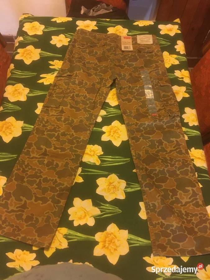 Levis spodnie bojówki moro Zielonka